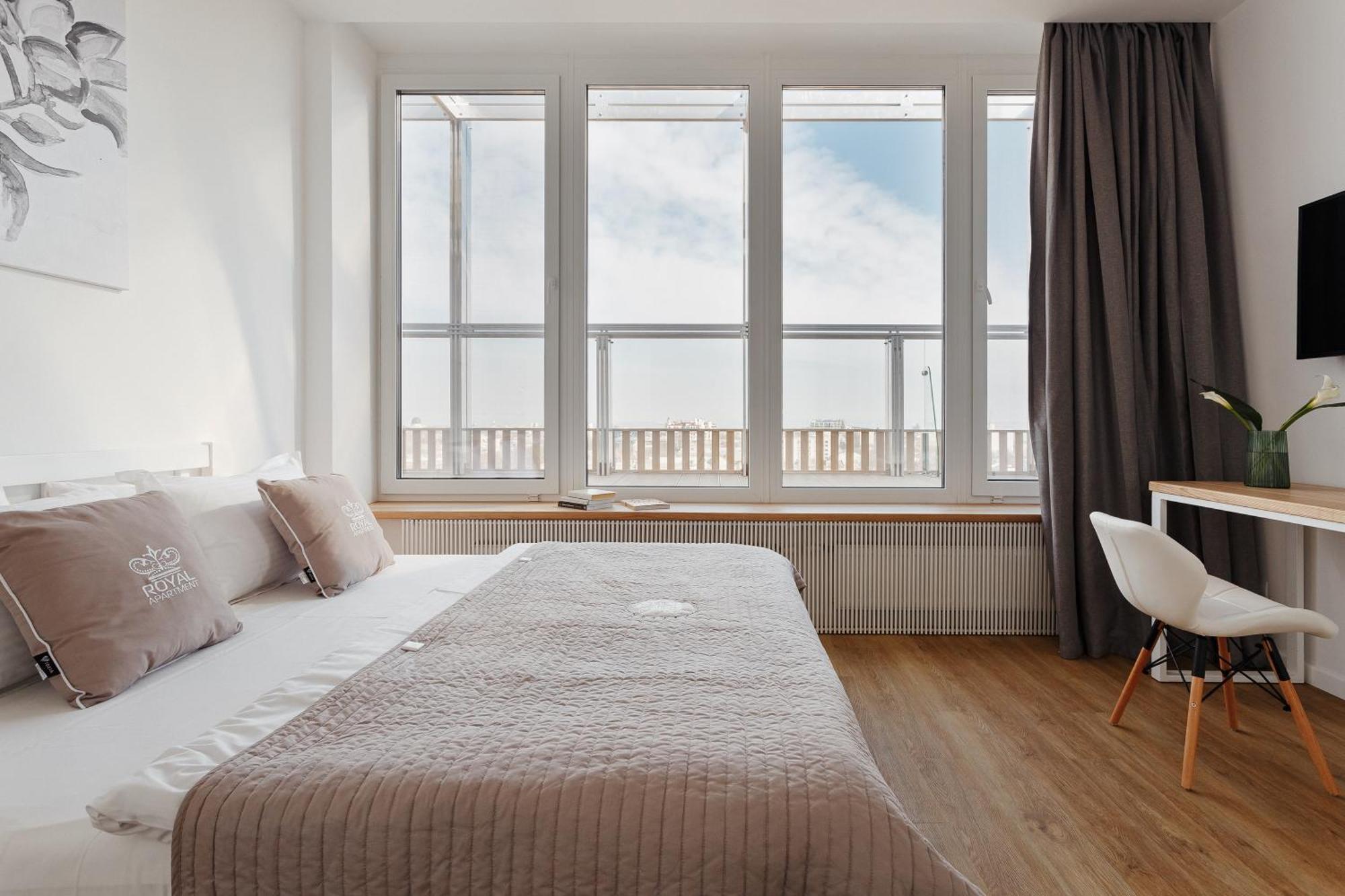 Royal Sky Apartments Odessa Phòng bức ảnh